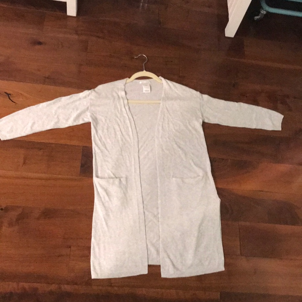 Cute girls Zara cardigan size 9/10 worn once.